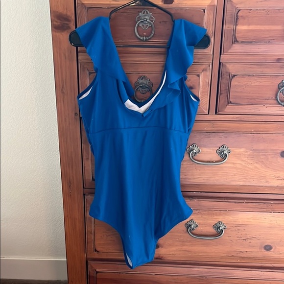 NWOT BloomChic Blue One Piece Ruffled V-Neck Swimsuit - Picture 3 of 8